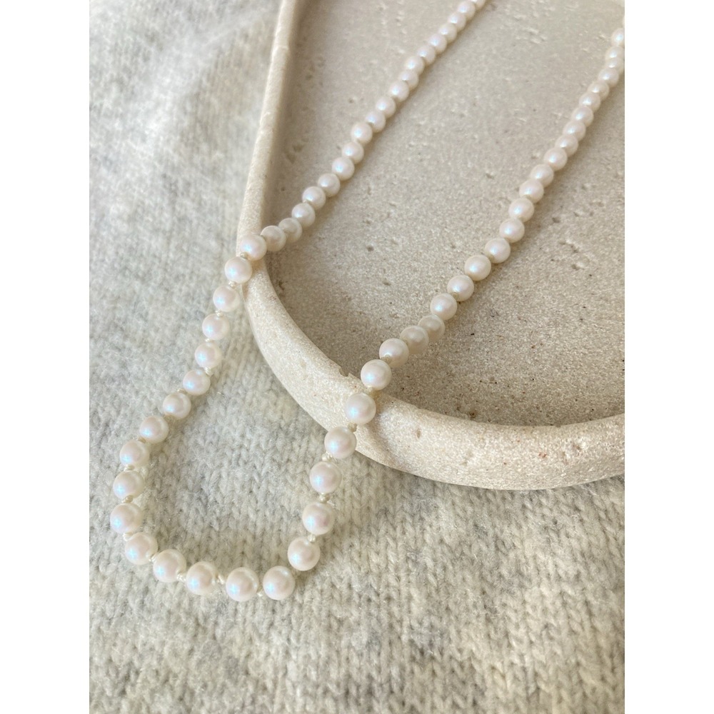 Vintage Faux Pearl Necklace White Beaded Single Strand Gold Tone Clasp Classic